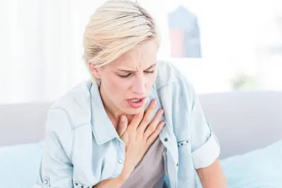 Qué hacer si me ahogo con saliva y cómo asistir a alguien afectado