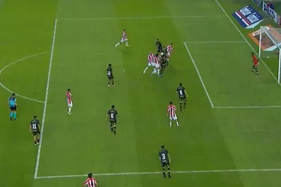 Encuesta: ¿Nahuel Banegas estaba habilitado en el gol anulado a San Martín de Tucumán?