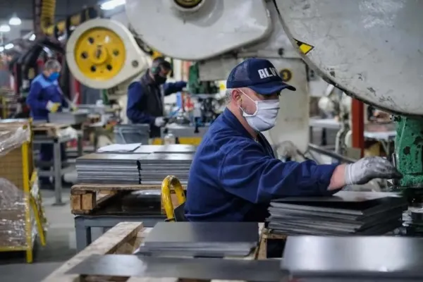 En seis años, los salarios perdieron un cuarto de su valor
