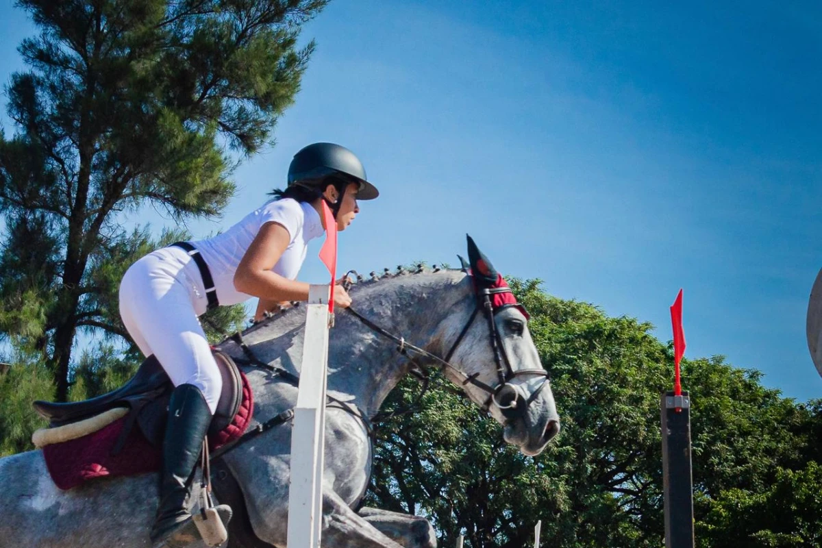 IMPARABLE. Rocío Salguero se consagró en la categoría Tercera con vallas de 1 metro.