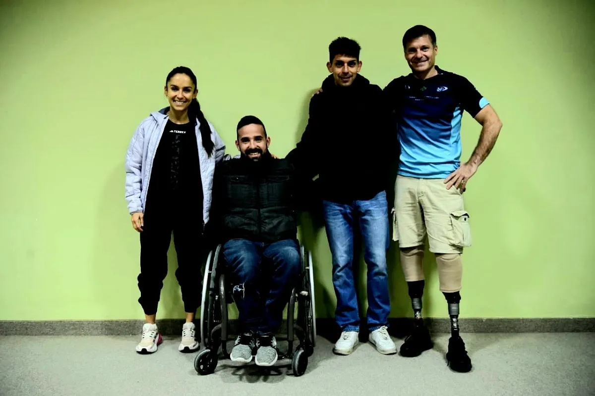 INVITADOS ESPECIALES. María Inés Chrestia, Facundo Palacio, Ezequiel Chavarría y Pablo Giesenow, durante el lanzamiento de la 21k Yerba Buena en el campus de la UNSTA.