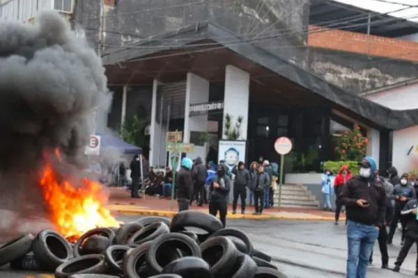 En medio de un reclamo salarial, se acuarteló la Policía de Misiones