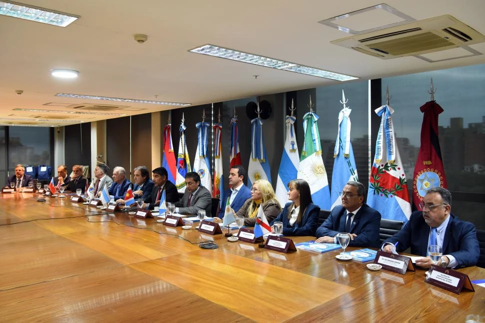 MITIN. Las autoridades de las universidades nacionales del Norte Grande se reunieron ayer con los vicegobernadores de las provincias del NOA y del NEA. 