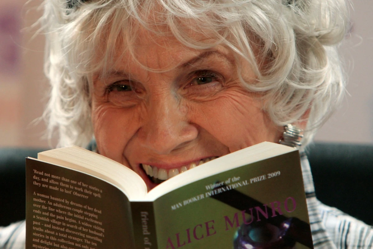 ALICE MUNRO. Como un afilado escalpelo, su prosa sabe calar en las complejidades psicológicas y las ambivalencias de la vida.