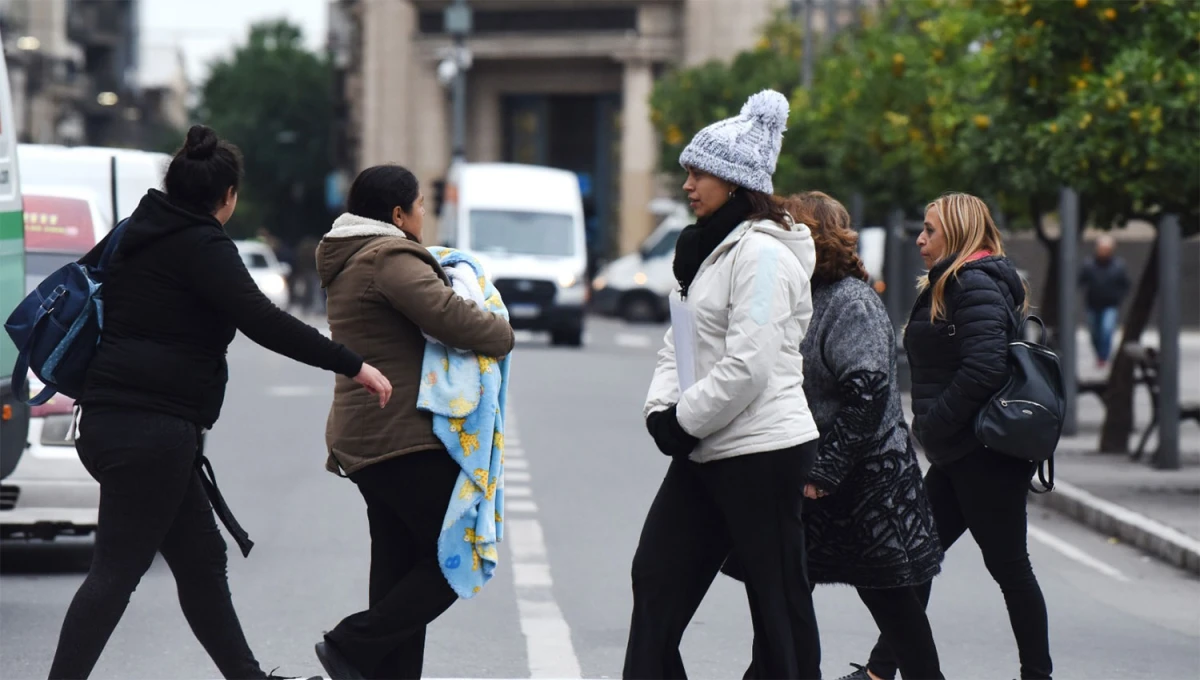 ALGO DE ALIVIO. El pronóstico anticipa mañanas frías pero mediodías cálidos durante el inicio de la semana en Tucumán.