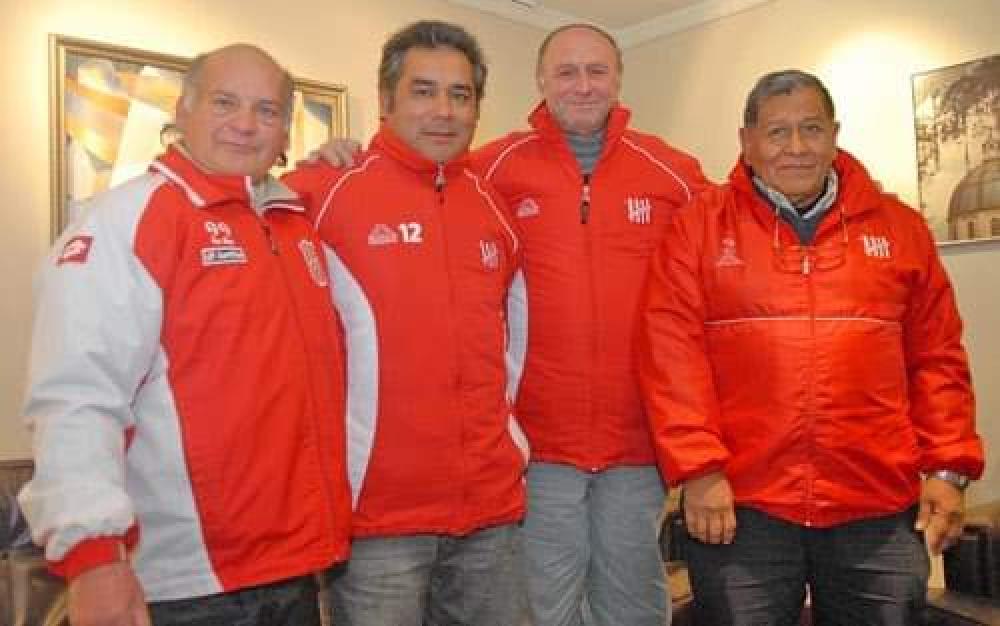 HISTÓRICOS. Oscar González Catalá, Dante Bautista, 'Lucho' Schiavonne y Pedro Chambilla compartieron muchos años en San Martín de Tucumán.