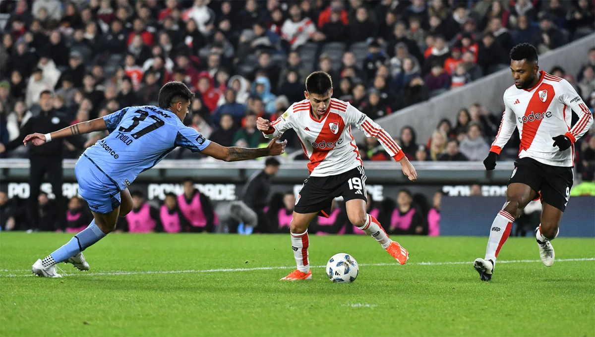 LA JOYA. Claudio Echeverri se está convirtiendo en pieza clave del River de Demichelis, que hoy buscará dar su primer paso en la Copa Argentina.