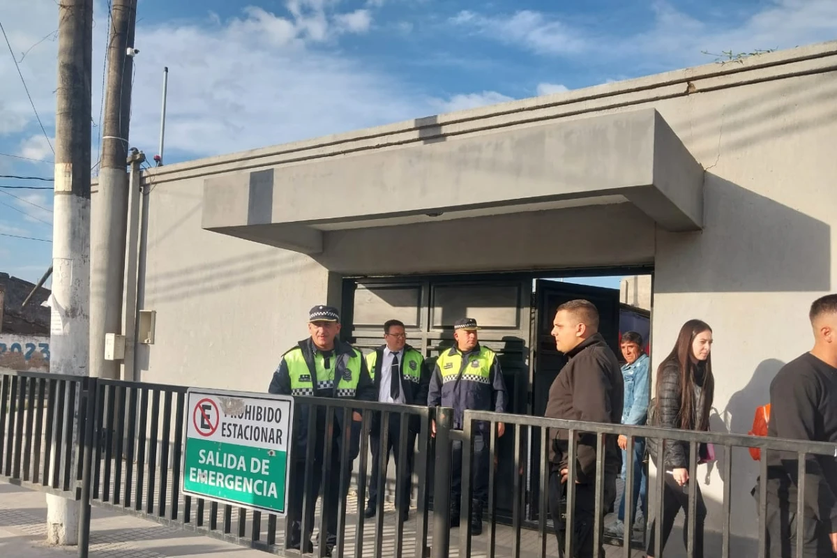 Evacuaron un colegio de Banda del Río Salí por una amenaza de bomba