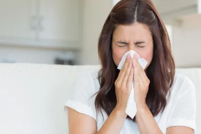 La importancia de sonarse correctamente la nariz en el invierno para prevenir enfermedades
