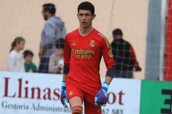 A lo Garnacho: el arquero español Castelau de Roa recibió la primera convocatoria de la Selección argentina