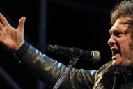 Milei va a cantar en el Luna Park y Adorni explicó que “es parte del marketing”