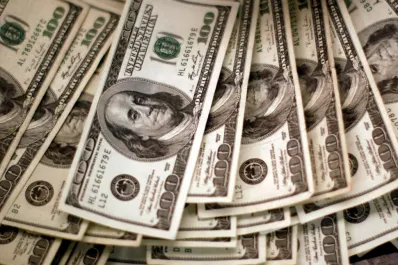 El dólar blue subió por tercera jornada consecutiva y alcanzó un nuevo récord nominal