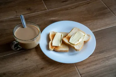 ¿Qué tan bueno es para nuestra salud desayunar tostadas con café?