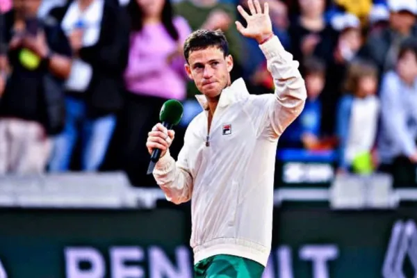 Cuatro títulos, ningún Grand Slam, no fue campeón de Copa Davis, pero ovacionaron a Schwartzman en Roland Garros