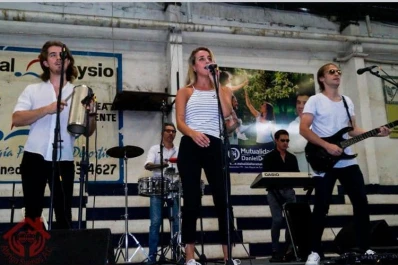 Tocando al Frente invita a divertirse con mucha música