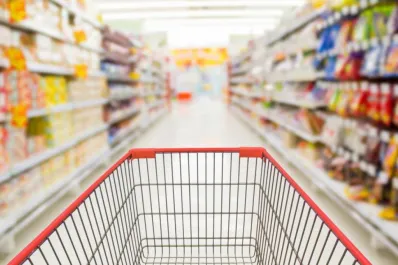 Consumo en crisis: las ventas en los supermercados cayeron 9,3% en marzo y cerraron el trimestre con una baja del 11,5%