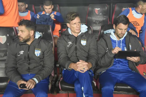 Sava improvisó y Atlético Tucumán lo terminó pagando con la eliminación de la Copa Argentina