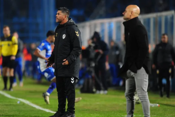 Favio Orsi y Sergio Gómez tuvieron un recibimiento hostil por parte de la hinchada de Atlético Tucumán
