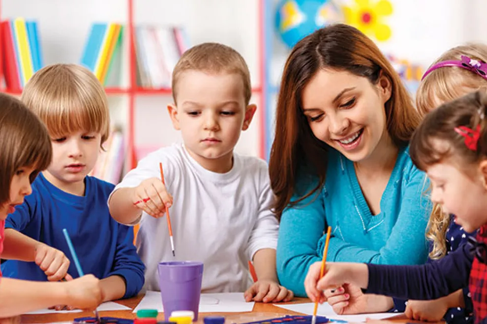 Se celebra el Día de las Maestras Jardineras en conmemoración de Rosario Vera Peñaloza.
