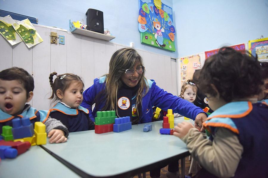 Día de la Maestra Jardinera: el desafío es que los niños dejen las pantallas y jueguen