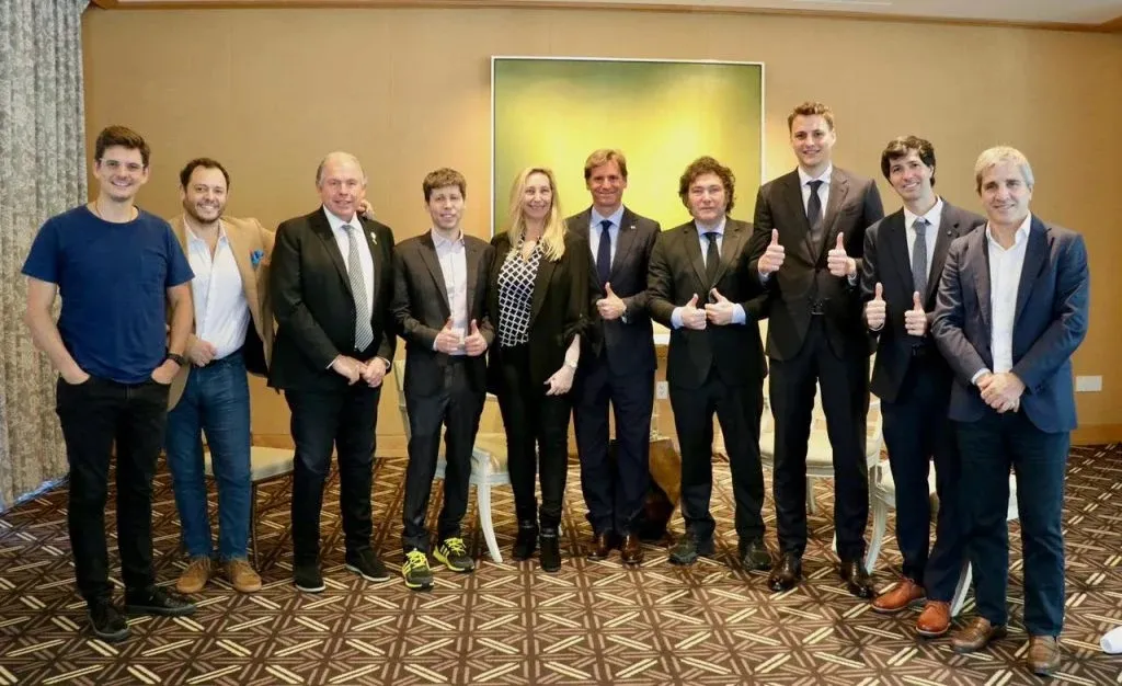 Gerardo Werthein (Embajador Argentino en los Estados Unidos), Trevor Traina (Desarrollo de Negocio, TFH), Javier Milei (Presidente de la República Argentina), Martin Mazza (Gerente Regional para América Latina) y Alex Blania (CEO de TFH)