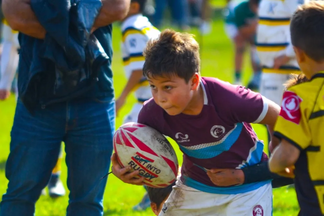 RECREATIVO. En el rugby infantil no se juega por puntos, por lo que no hay ganadores ni perdedores. Lo que importa es aprender, compartir y divertirse.