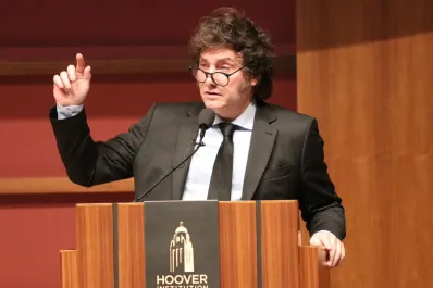 Milei viajará a Francia en junio y se reunirá con Macron