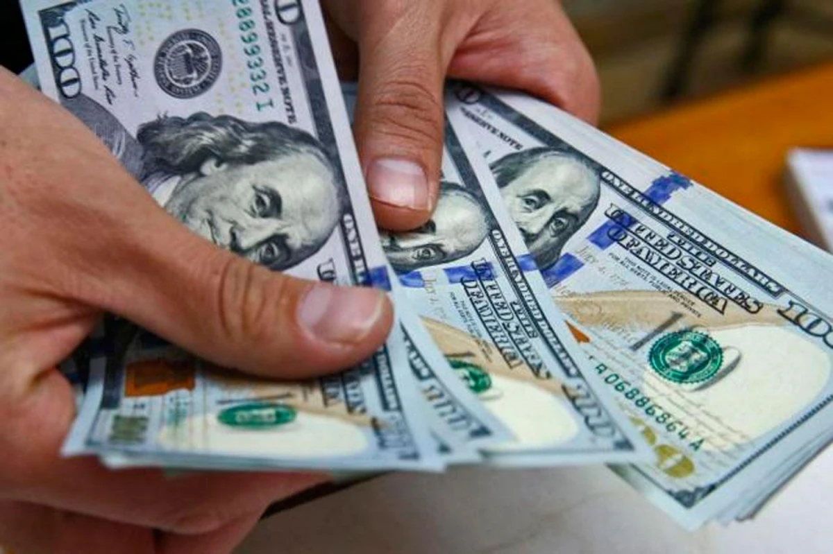 El dólar blue operó sin cambios tras el dictamen de la Ley Bases en el Senado