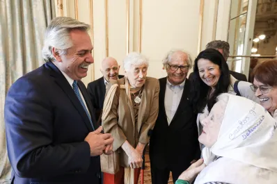 Alberto Fernández recordó a Nora Cortiñas: Su legado y valentía nos seguirán inspirando