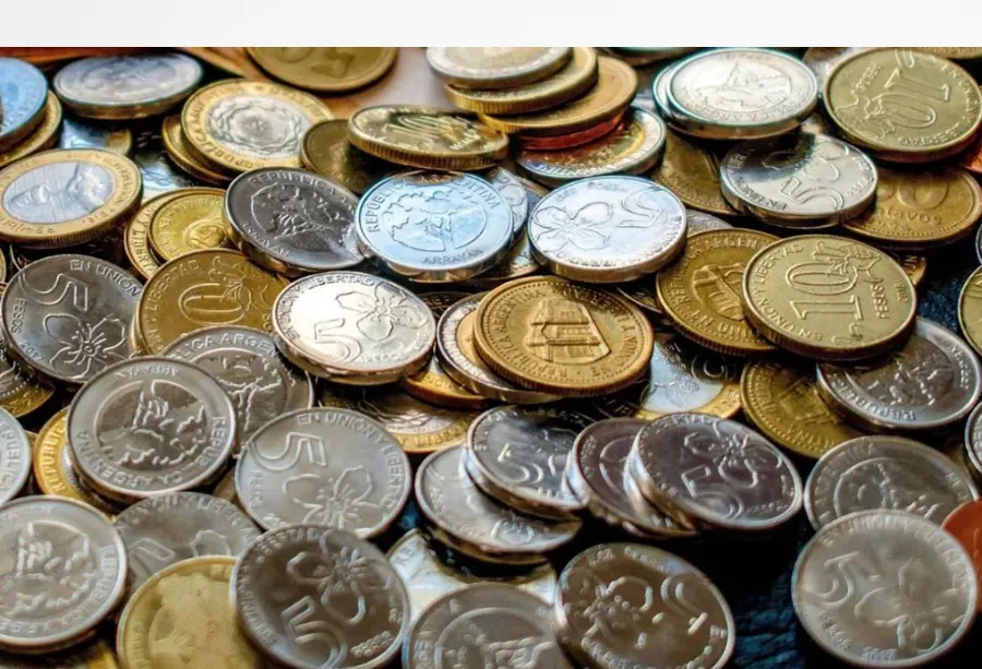 A buscar en los cajones: pagan hasta U$S 6.000 por una moneda de 50 centavos