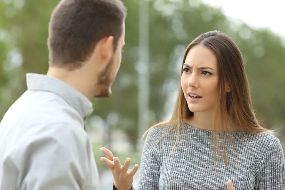 Los comentarios con una doble intención pueden generar confusión en la pareja.