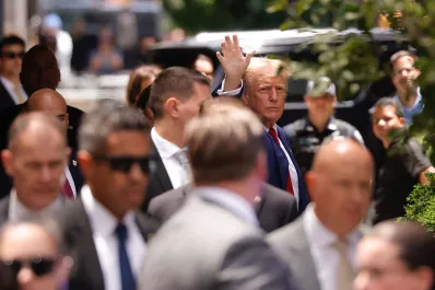 Trump es una amenaza para la democracia, dice Biden