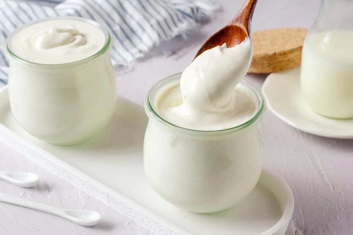 Las diferencias entre el yogurt griego y el natural. 