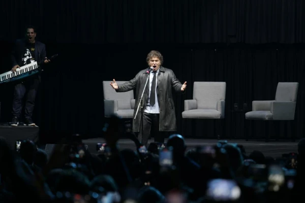 El canto libertario y los desafinados tucumanos