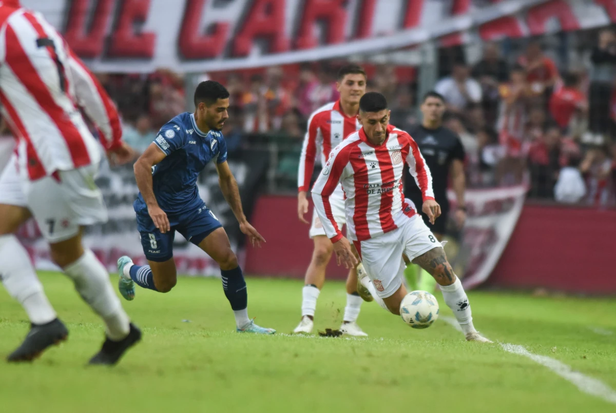 DE LO MEJOR. Hernández fue el más claro de San Martín; cuando salió, el equipo terminó de desdibujarse. Foto de Juan Pablo Sánchez Noli/LA GACETA.