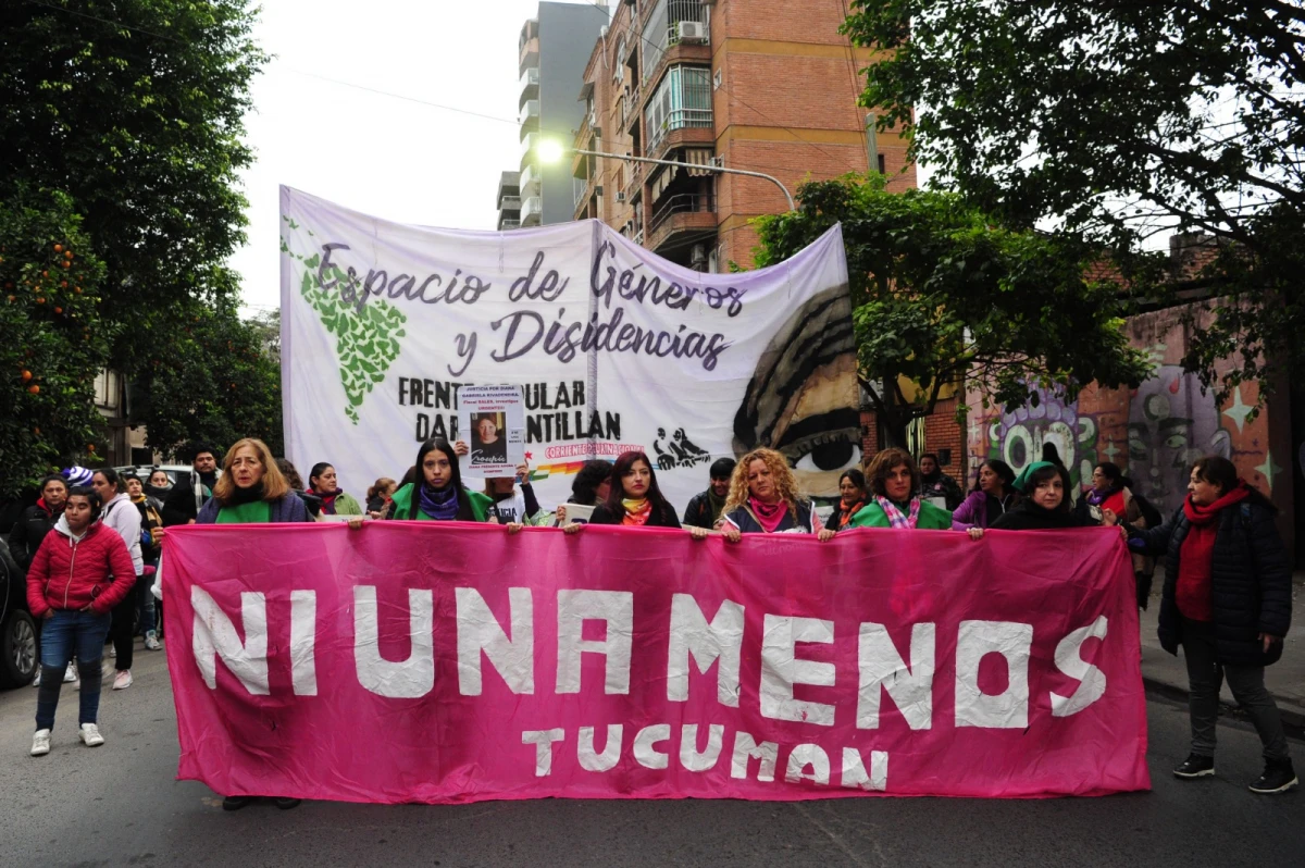 #NiUnaMenos: imágenes de la movilización en Tucumán