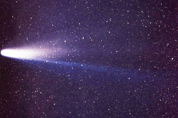 El cometa Diablo, un bólido que regresa cada siete décadas por la vecindad de la Tierra