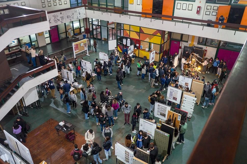 Festejos en Arquitectura: la Facultad celebró ayer 72 años desde que pasó a ese estatus