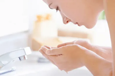 ¿Más es mejor?: cuántas veces conviene lavarse la cara al día