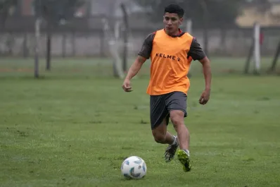 En el duelo contra Alvarado, Diego Flores parece haber encontrado un refuerzo inesperado