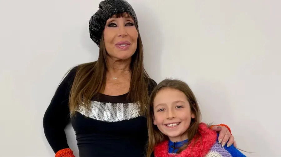 Moria Casán junto a Juani, el nene famoso por su amor a los tejidos