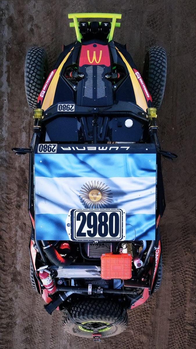 En la noche mexicana, por la montaña y desarmando su auto, completaron los 800 kilómetros de una de las carreras del Mundial del Desierto