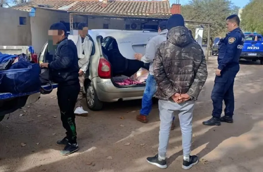 El hombre que viajó más de 200 kilómetros con su hija encerrada en el baúl hasta que lo detuvo la Policía dio su versión de la historia