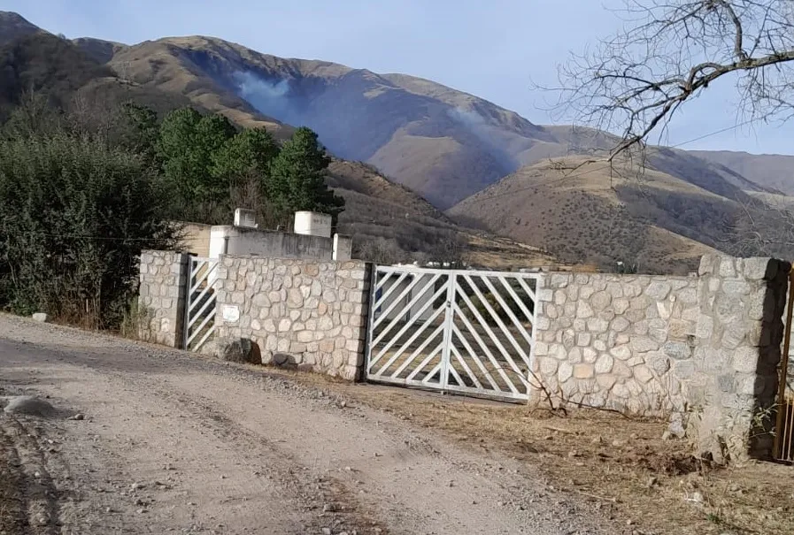 Tafí del Valle: brigadistas y bomberos voluntarios combatieron un incendio en La Ciénaga