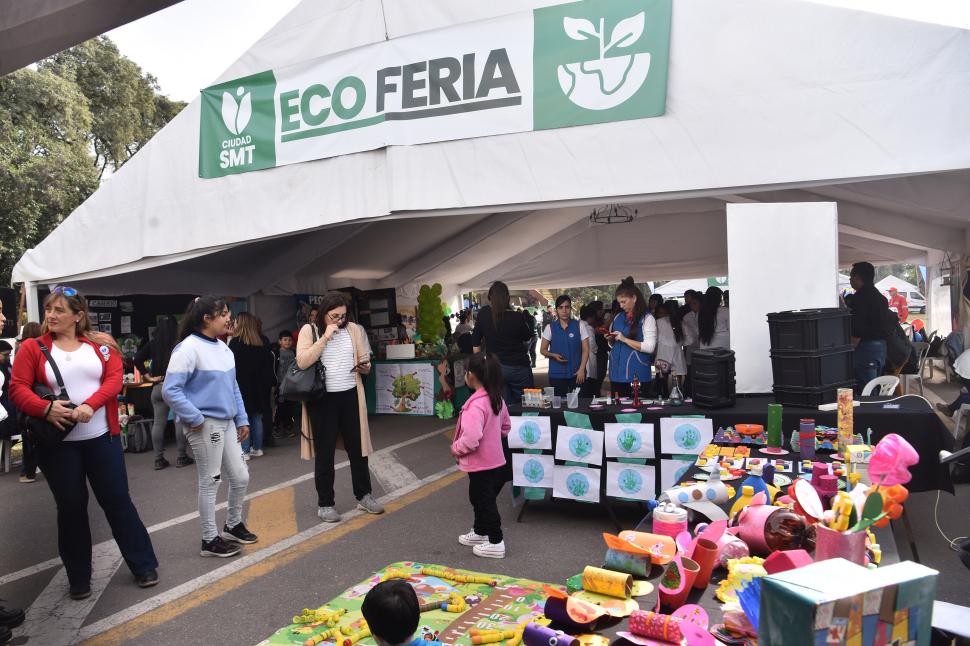 VISITA. Se organizó un paseo con una feria de ciencias y una ecoferia.