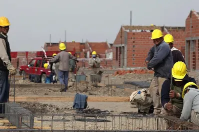 Se perdieron casi 100.000 puestos de trabajo del sector privado desde que asumió Milei