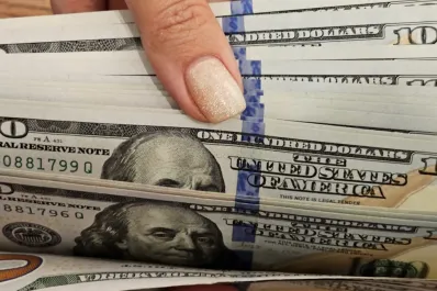 El dólar blue subió y quedó cerca de su récord