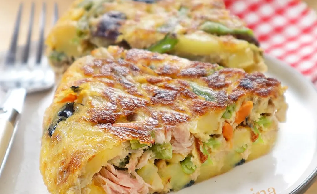 Tortilla de huevo con atún: una receta para quedar bien en el almuerzo