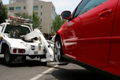 El Gobierno retrocedió con la decisión de quitar a las grúas de los seguros de autos