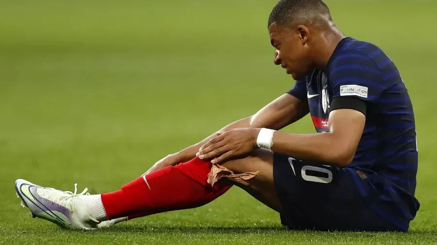 Preocupación en Francia: ¿Mbappé se pierde la Eurocopa?